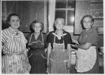 05_137a_Ladies_in_kitchen
