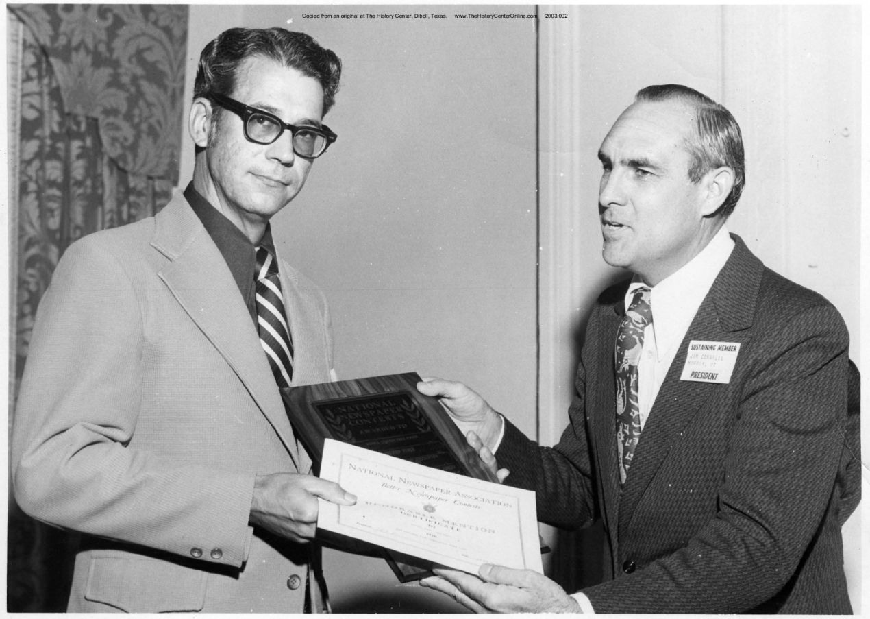 055 Paul with Better Newspaper Award