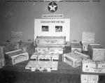 04_092a_Box_Display