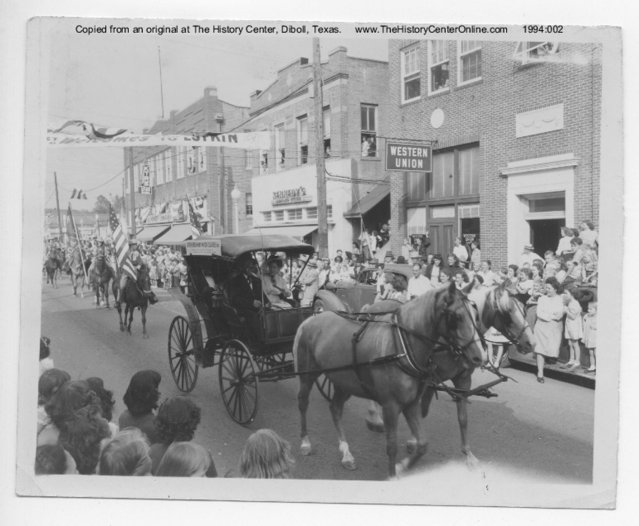 06 069d Forest Festival Parade
