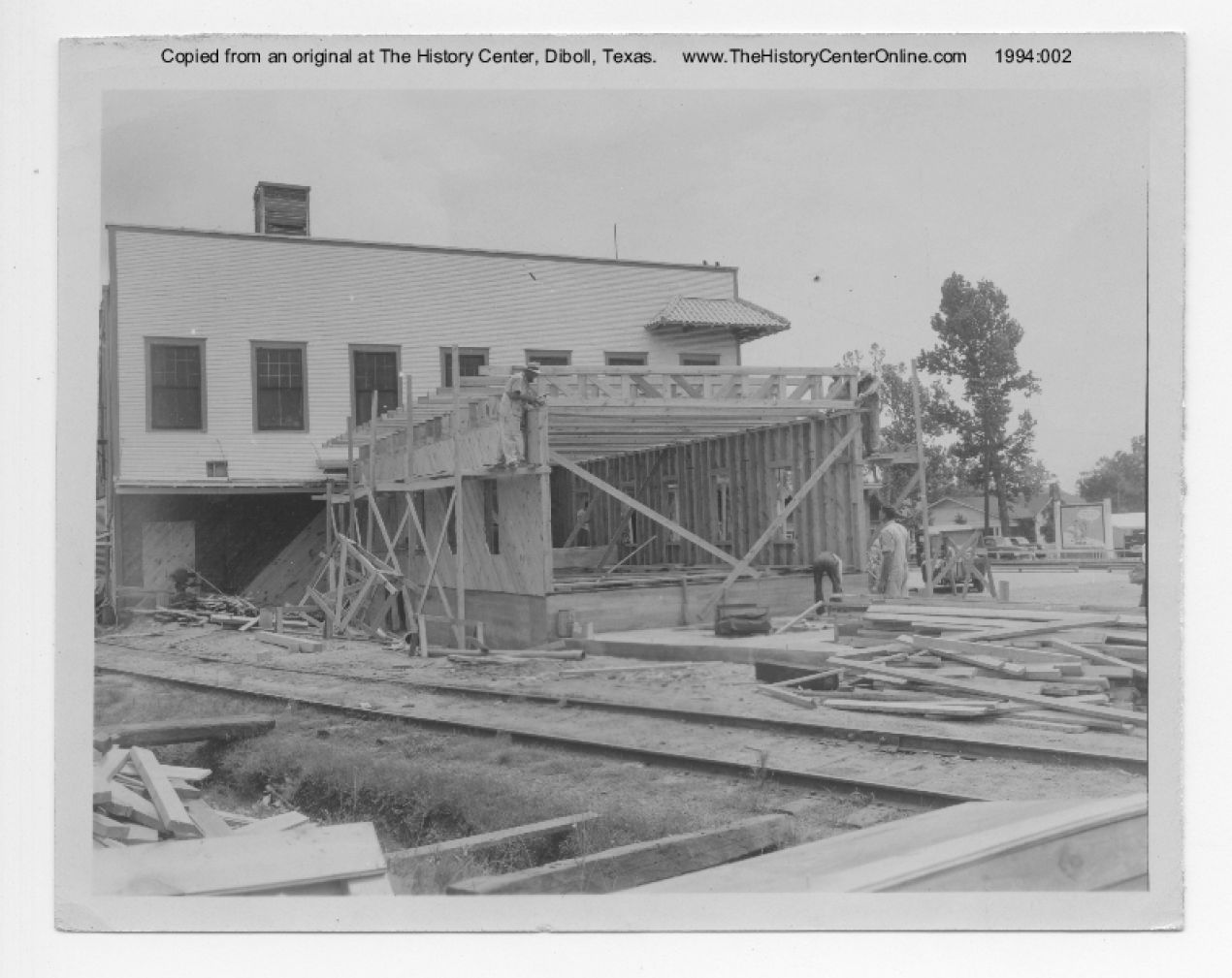 04_080d_Construction_Ice_House