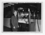 04_076a_Popcorn_Man