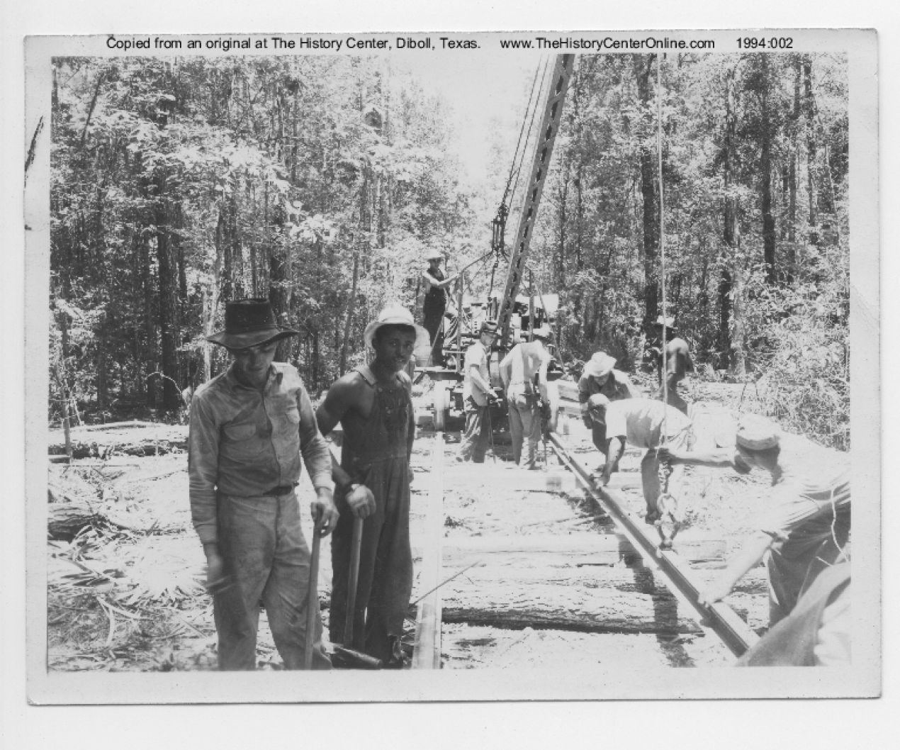 02_052b_Laying_Track