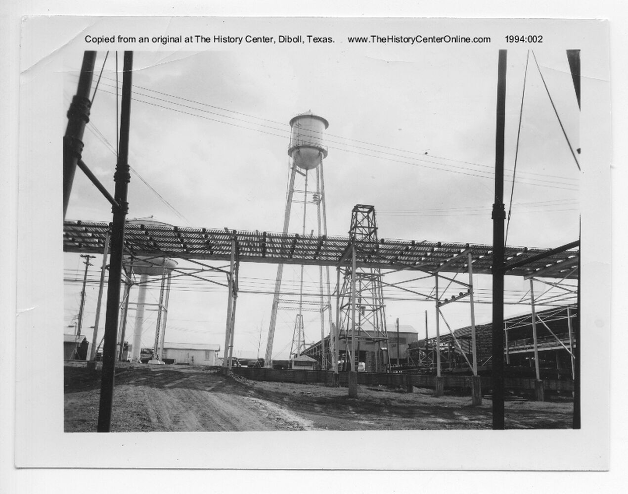 03_018d_Overhead_Conveyor