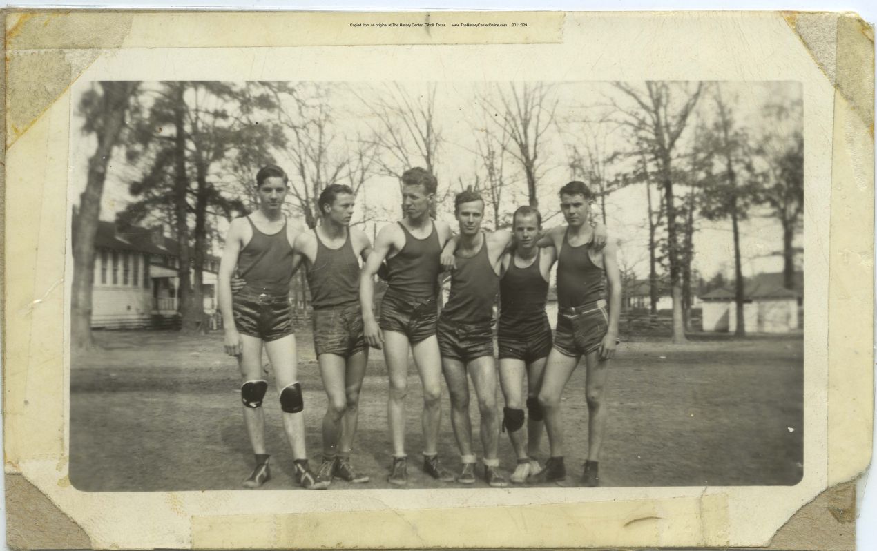 002_Diboll_High_School_Basketball_Team_1944