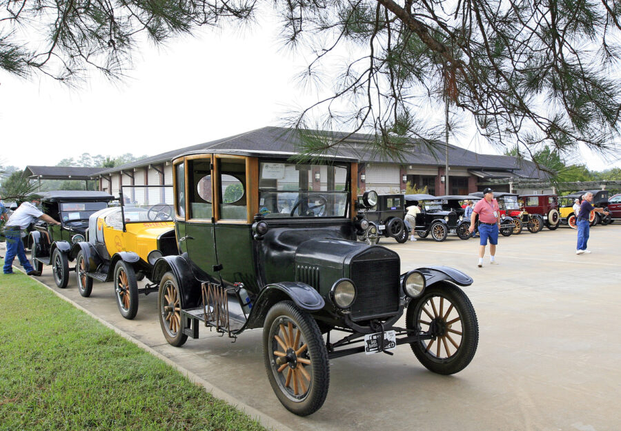  Model T Rally Visits The History Center