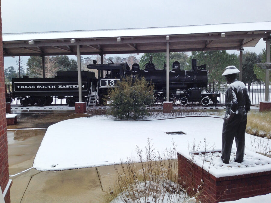  Snow at The History Center January 24, 2014